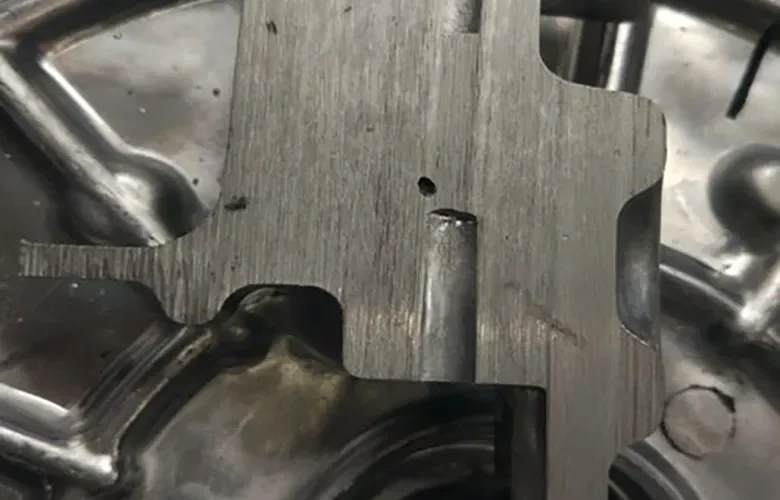 Shrinkage porosity defect inside aluminium die casting component